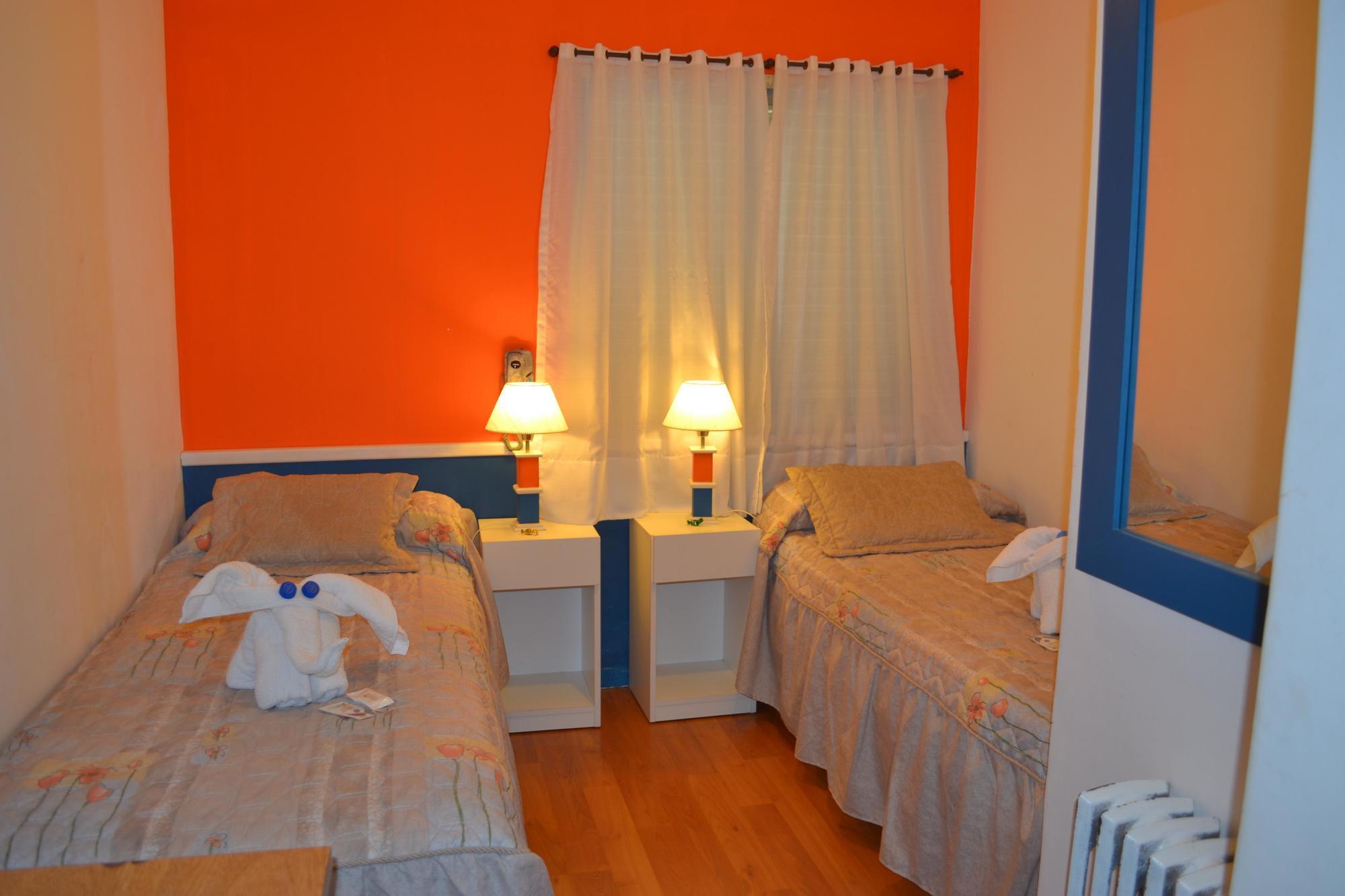 Hotel Dallas Center 2*